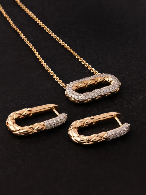 Gold Finish Textured Oval Pendant Set
